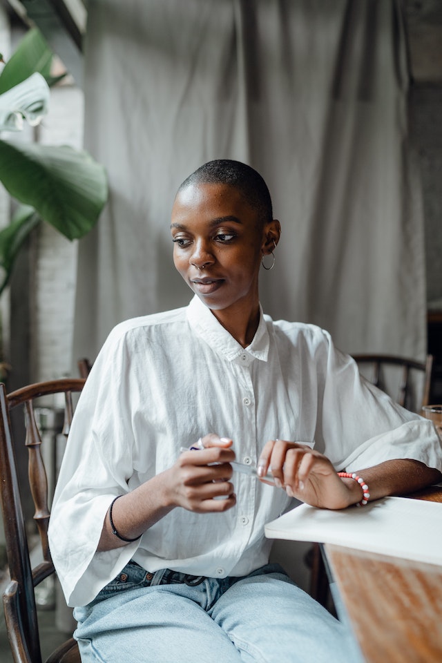 Chicago Hairstylist Raves About Game-Changing DAVELEN Disposable Towels for Hair