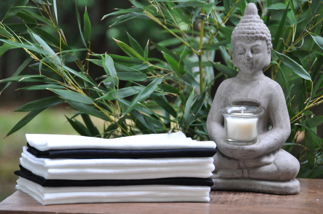 ESSENTIAL Disposable Salon Towels (50-Pack) - White | DAVELEN