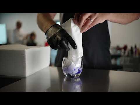 PREMIUM Disposable Salon Towels – White (31.5" × 15.7"), 80-Pack | 100% Viscose Rayon | DAVELEN