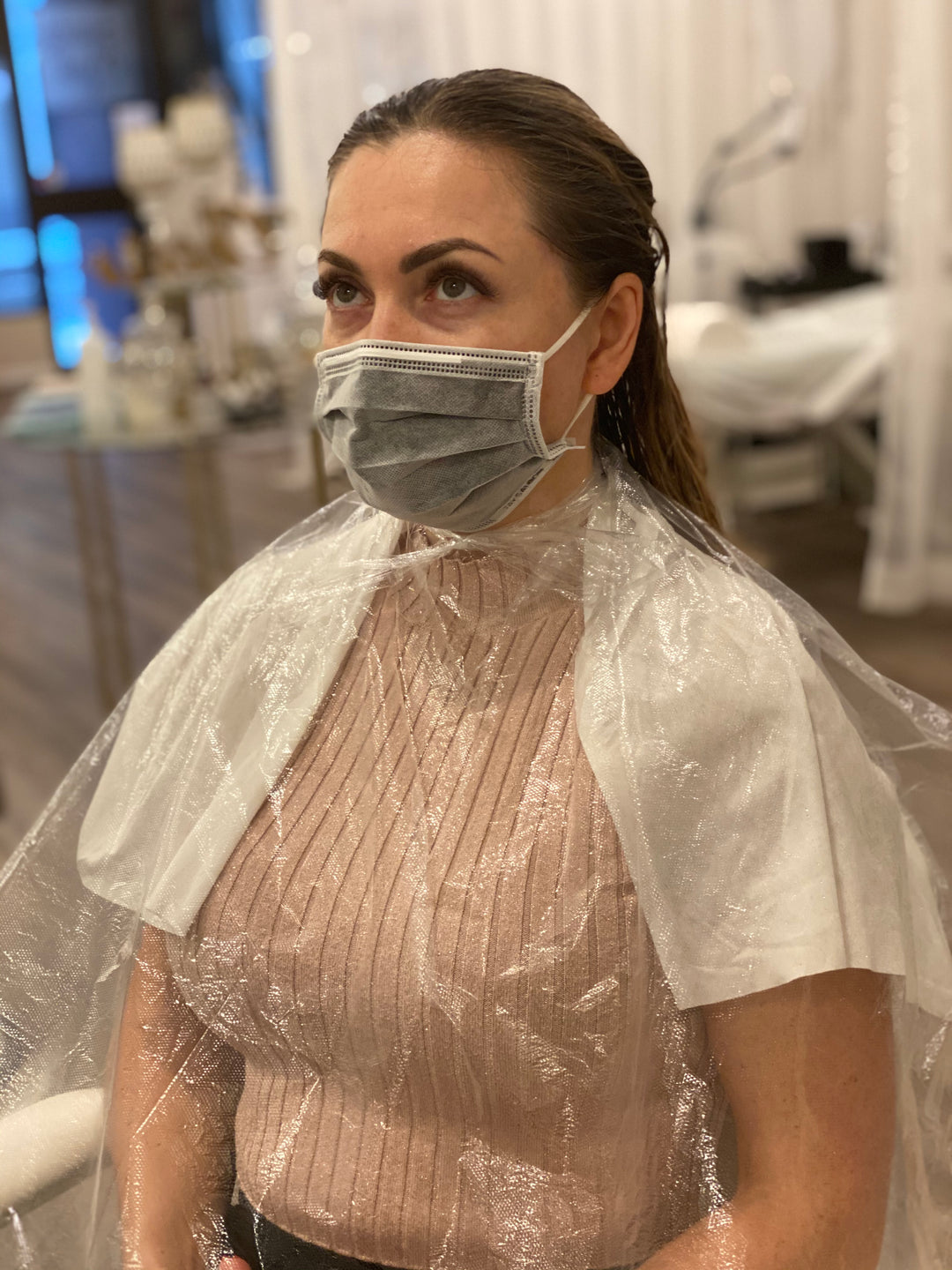 DAVELEN Disposable Transparent Capes – Premium Protection for Salons, Stylists & At-Home Hair Care | 50 Pack | Oversized 51" x 63"